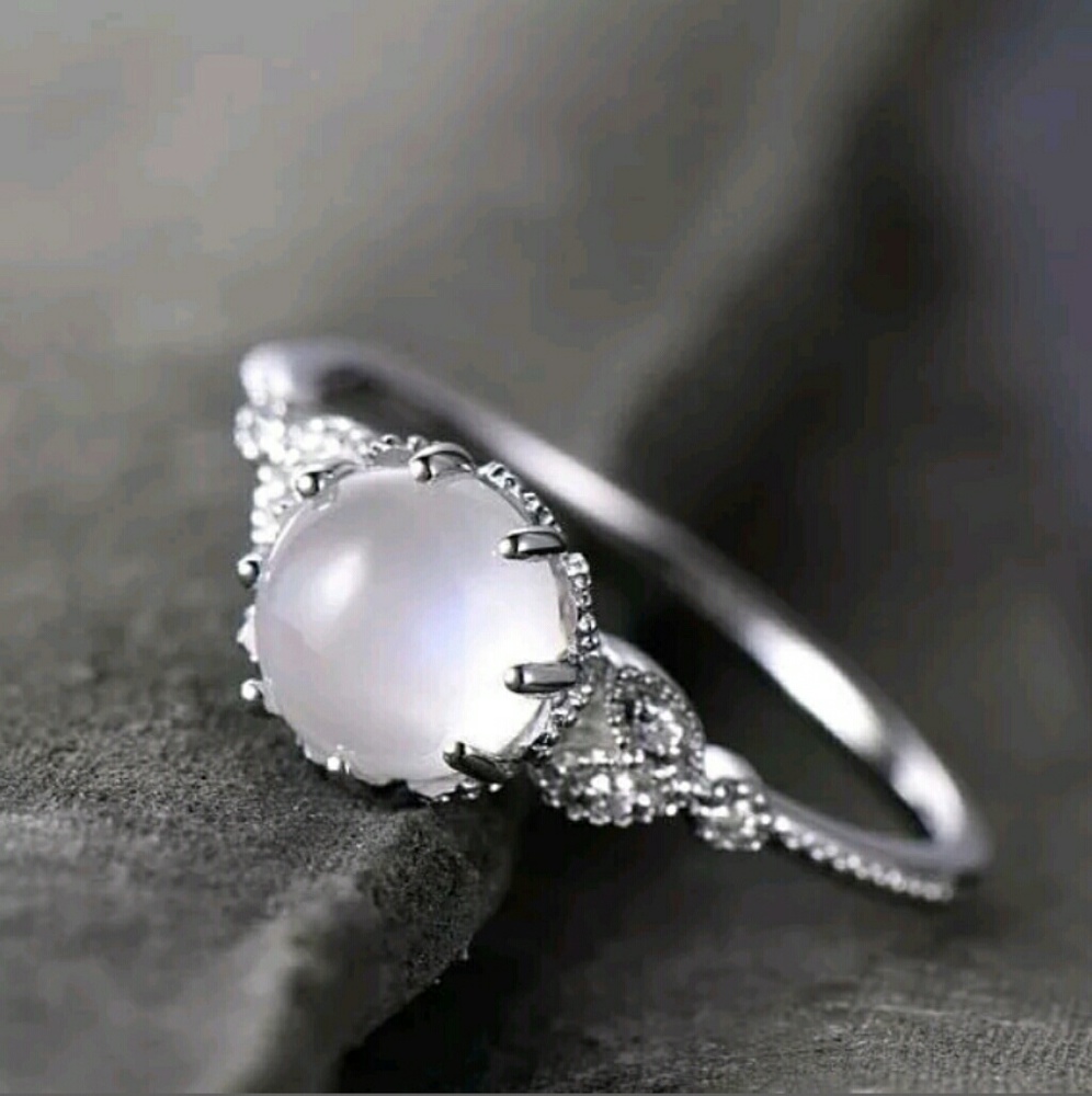 Vintage Style Fashion Moonstone Ring New